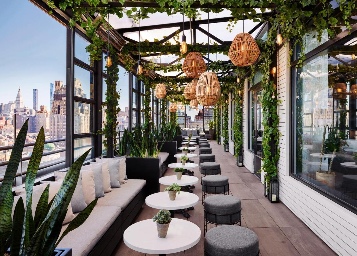 Gansevoort Meatpacking Hotel Ню Йорк Екстериор снимка The rooftop lounge