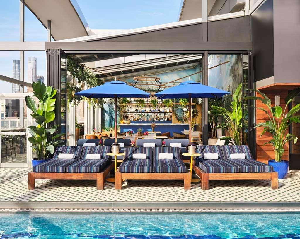 Gansevoort Meatpacking Hotel Ню Йорк Екстериор снимка The rooftop pool at the InterContinental Sydney